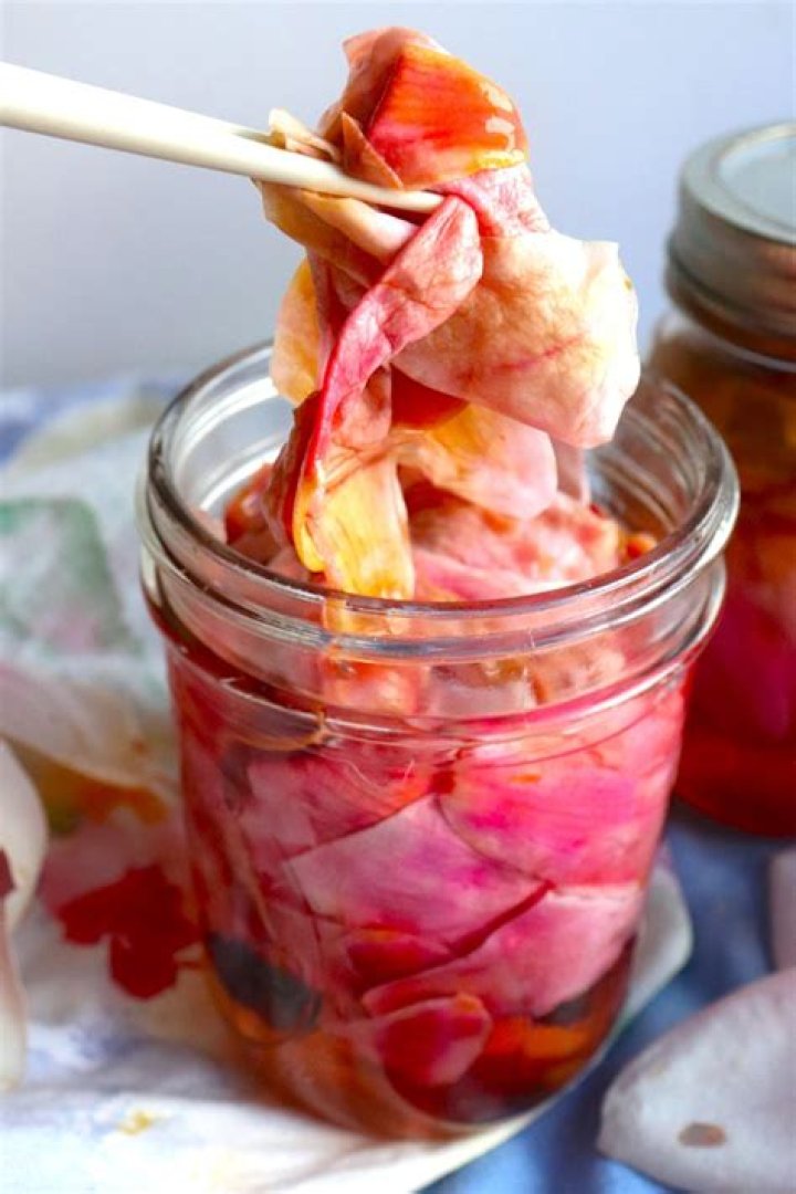 Can you eat magnolia petals