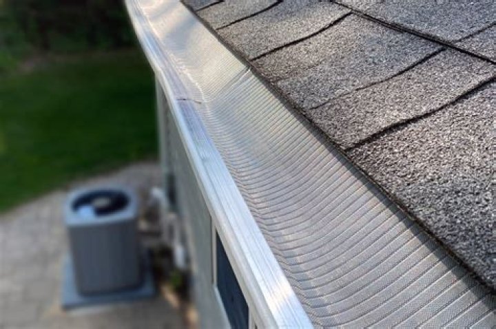 How much do leaf guards cost per foot