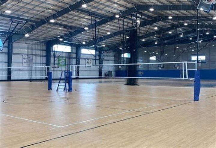 How much does it cost to build a indoor volleyball court