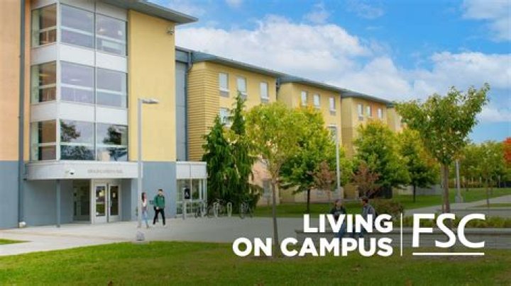 Is Farmingdale State College a community college