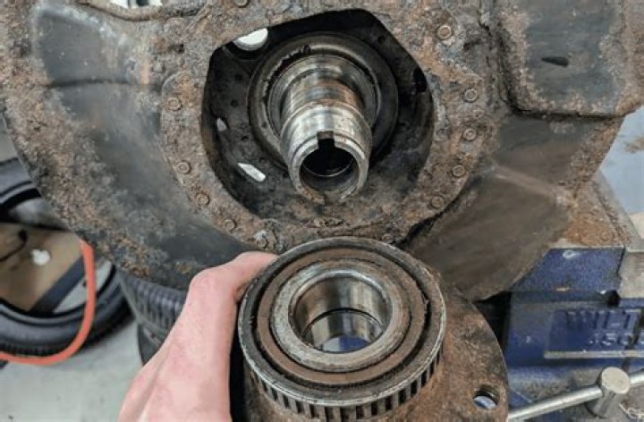 What happens if rear wheel bearing fails