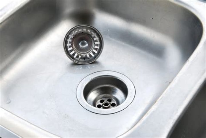 What is the best cleaner for stainless steel sinks