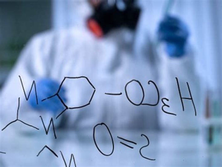 Who do forensic toxicologists work with