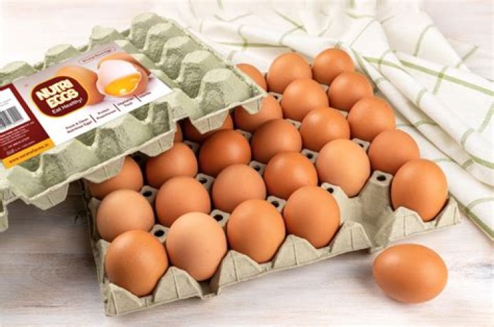 Why are farm fresh eggs brown