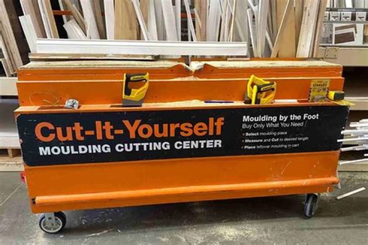 Will Home Depot cut plastic for you